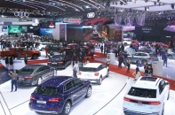 Sản xuất ô tô trong nước hay nhập khẩu?