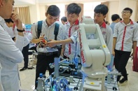 Tăng sức cạnh tranh cho lao động Việt Nam