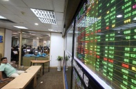 Lãnh đạo ra tay “đỡ giá” cổ phiếu vua