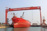 Tàu thủy Dung Quất vượt khủng hoảng kép