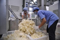 Doanh nghiệp kêu cứu vì bị… đòi mua hàng