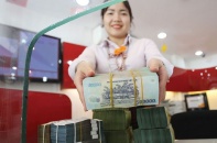 Ngân hàng khóa room ngoại chờ cơ hội tốt