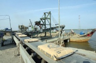 Doanh nghiệp xi măng: Xuất khẩu nhiều, thu tiền ít