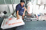 Đường nhập khẩu đè bẹp sản xuất trong nước
