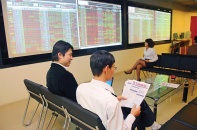 Cổ phiếu ngân hàng trước làn sóng niêm yết, chuyển sàn