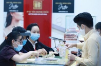 Giá vàng co giật, cá mập dìm giá để mua vào