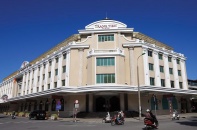 “Vua hàng hiệu” Johnathan Hạnh Nguyễn xoay chuyển cục diện