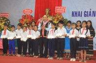 Thủ tướng Chính phủ Nguyễn Xuân Phúc dự lễ khai giảng trường dân tộc nội trú tại Kon Tum