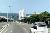 Vượt đèn đỏ, đoàn xe của Tập đoàn Trung Nguyên bị phạt hành chính và tước giấy phép điều khiển phương tiện 2 tháng