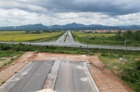 Tháo "điểm nghẽn" tại nút giao đường từ cầu Nhật Lệ II đến đường tránh Đồng Hới