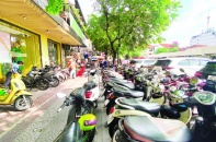 TP.HCM vẫn tiếp tục thu phí vỉa hè, lòng lề đường