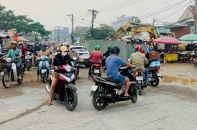 TP.HCM: Sẽ cưỡng chế nếu chủ đầu tư không thu dọn rào chắn công trình trước Tết 