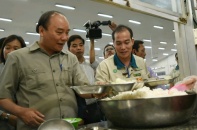 Thủ tướng thăm khu công nghiệp tại Đồng Nai, ăn cơm chiều cùng công nhân