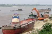 Điều tra hoạt động khai thác cát trái phép tại Hưng Yên