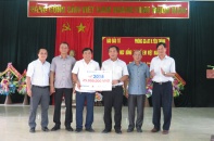 50 suất học bổng Vì trẻ em Việt Nam đến với các em học sinh huyện Yên Thành, Nghệ An
