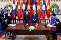 Việt Nam - Lào khẳng định tầm quan trọng của việc kết nối hai nền kinh tế