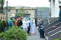 Một người ở cùng tòa nhà bệnh nhân 714 trốn khỏi nơi cách ly