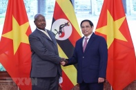 Thủ tướng đề nghị Uganda tiếp tục tạo điều kiện thuận lợi cho doanh nghiệp hai nước mở rộng đầu tư