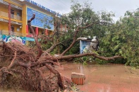 Sau bão, 114 trường học tại Hà Nội chưa thể đón học sinh, có nơi tính phương án dạy trực tuyến 