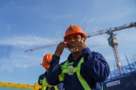 Các công ty xây dựng bận rộn trong những ngày đầu năm