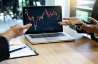 VN-Index tăng gần 15 điểm, thanh khoản tốt