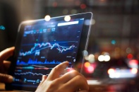 VN-Index điều chỉnh sau khi chạm 1.140 điểm