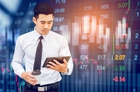 Áp lực chốt lời dâng cao, VN-Index vẫn đóng cửa trong sắc xanh
