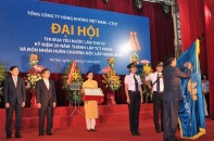 Vietnam Airlines đón nhận Huân chương Độc lập hạng nhất