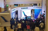 Galaxy S7 và S7 edge đạt doanh số kỷ lục trong ngày đầu mở bán