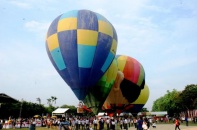 Hàng nghìn người theo dõi Ngày hội Khinh khí cầu quốc tế Festival Huế 2016