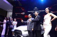 Infiniti rinh “bom tấn” Q60 đến VIMS 2016