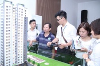 Việt Đức complex khai trương căn hộ mẫu, nhận nhẫn kim cương
