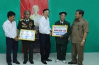 Ngân hàng Chính sách Xã hội tri ân các Anh hùng vùng biên giới Tây Giang