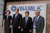 Phó Thủ tướng Lào thăm và làm việc với Vinamilk