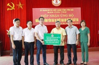 Ngân hàng Chính sách xã hội ủng hộ đồng bào bị bão lũ ở Yên Bái 