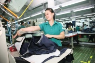 Kinh tế Việt Nam vẫn chưa thoát kiếp gia công