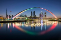 Bay Emirates đến Dubai, được miễn phí phòng khách sạn và visa