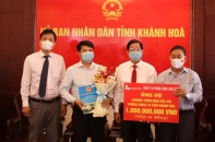 Khánh Hòa tiếp nhận 30 tỷ đồng ủng hộ mua vắc-xin phòng Covid-19