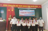 Báo Đầu tư trao 100 suất học bổng cho học sinh nghèo tại Quảng Bình