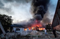 Công ty may mặc lớn ở Huế cháy dữ dội trong đêm