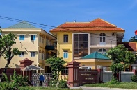 Tạm giữ 2 nhân viên CDC Quảng Trị
