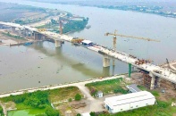 Hợp long cầu vượt nghìn tỷ kết nối Ninh Bình và Nam Định