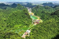 Giữa Tràng An có một Thung Ui đầy huyền tích