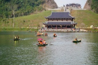 Du lịch Ninh Bình đón hơn 2,3 triệu lượt khách dịp Tết Bính Ngọ, đứng thứ 2 cả nước