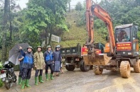 Mưa lớn gây sạt lở, ngập úng tại nhiều địa phương ở Hà Nội