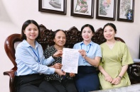 Người cao tuổi ở Hà Nội được hỗ trợ làm ủy quyền lương hưu tại nhà