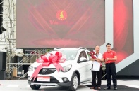Ngỡ ngàng, VinFast giao hàng trăm xe Fadil cho khách hàng chỉ trong 1 ngày