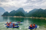 Hội đua thuyền kayak trên hồ thủy điện Tuyên Quang