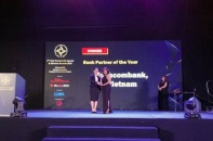 Techcombank được vinh danh "Dịch vụ bảo hiểm ngân hàng tốt nhất"
