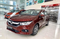 Đua giảm giá xe, xả hàng tồn trước Tết